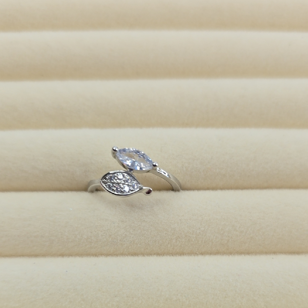 White Gold Filled Ring Size 6 Leaf Design